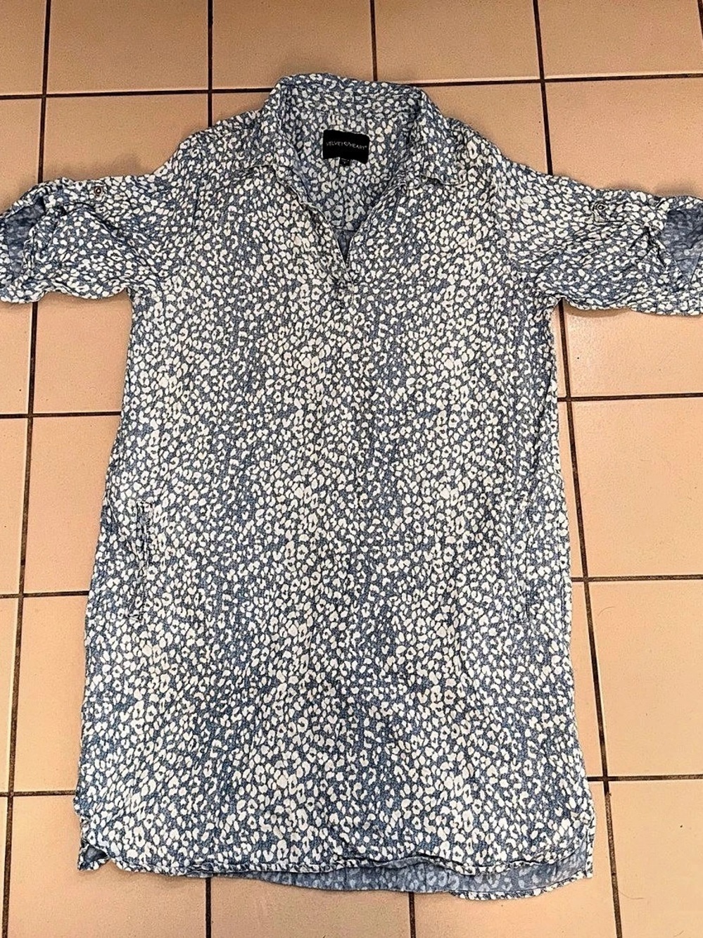 Velvet Heart Animal Print Mini Shirt Dress in Blue & White Size Small Like New